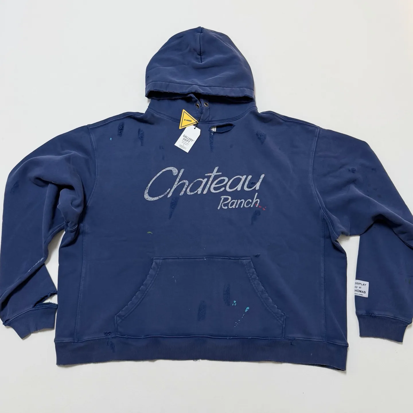 Detail processing GALLERY DEPT. CHATEAU RANCH HOODIE/NAVY Horseshoe Chateau ink-splashed damage hoodie Washed blue S-XL Assute reactive dye Garment horse fade processing Post-color frying processing Super heavy and tedious work Too many cuts and hanging wormholes destruction processing➕Hand-splashed ink Very time-consuming and labor-intensive Correct version Original main mark➕Large main mark➕Yellow wash mark The original BOXY short and wide version has not been changed at all. God-cut. Authentic level printing process. Post-washing treatment to show natural aging effect.